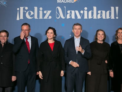 Cena de Navidad del PP madrileño, en Mejorada del Campo, este lunes.