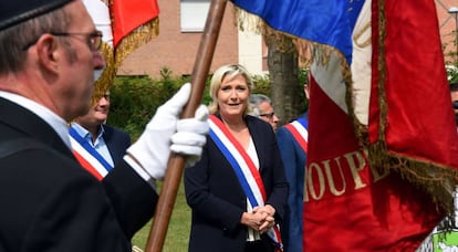 Marine Le Pen celebra el 14 de julio en su feudo de H&eacute;nin-Beaumont, en el norte de Francia