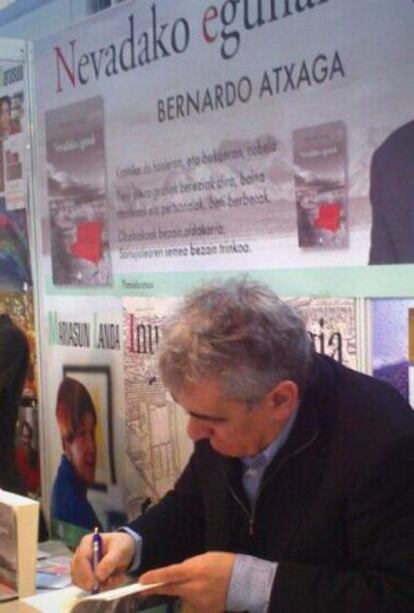 Bernardo Atxaga en la Feria de Durango.
