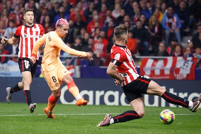 Con este disparo Antoine Griezmann batió a Agirrezabala y le dio la victoria al Atlético ante el Athletic.