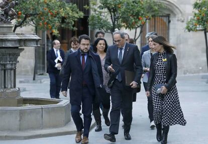 El presidente de la Generalitat, Quim Torra, acompañado por el vicepresidente Pere Aragonés y la 'consellera' Meritxell Budó.