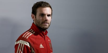 Juan Mata, antes de atender a los medios en rueda de prensa.