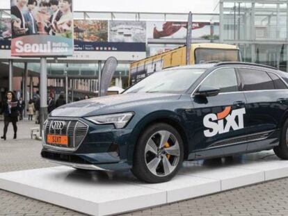 Coche de Sixt expuesto en Seúl (Corea del Sur).