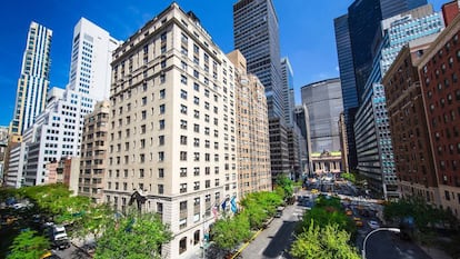 El edificio Murray Hill, situado en el número 70 de Park Avenue, en Nueva York (EE UU), actualmente un hotel de la cadena Iberostar, un inmueble comprado por Amancio Ortega.