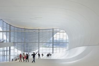 Centro cultural Heydar Aliyev, en Bakú (Azerbaiyán), proyectado por Zaha Hadid.