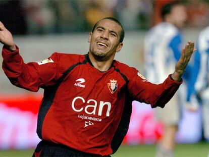 Mohammed El Yaagoubi <i>Moha</i> celebra el tercer gol conseguido por el Osasuna frente al Alavés.