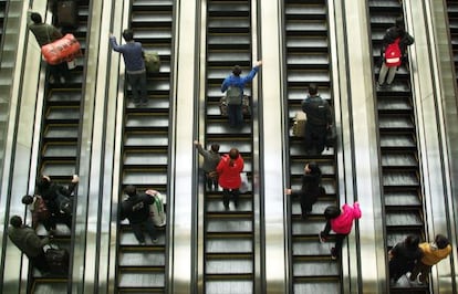 Pasajeros del metro de Pekín