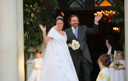 La boda, celebrada por el rito ortodoxo en la catedral de la Anunciación de Santa María de Atenas, ha sido el primer enlace de un miembro de la famlia real griega en la capital en 57 años. El último fue, precisamente y en ese mismo templo, el de su padre, Constantino II de Grecia, y su madre, la princesa Ana María.