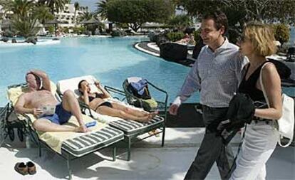 José Luis Rodríguez Zapatero, junto a su esposa en Lanzarote.