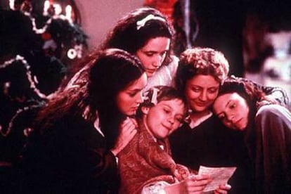 &#39;Mujercitas&#39; (1996), de Gilliam Armstrons, con Winona Ryder (izquierda) y Susan Sarandon (segunda por la derecha).