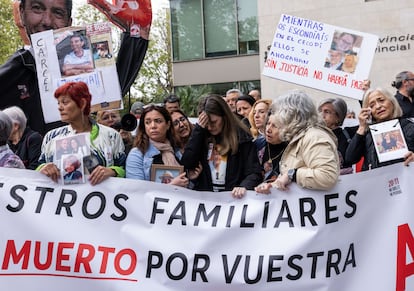 Protesta de asociaciones de víctimas y damnificados de la dana ante la Ciudad de la Justicia de Valencia