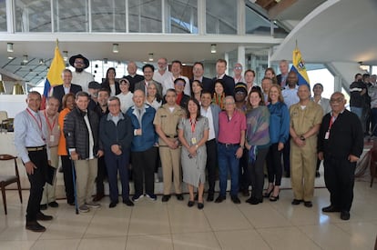 La foto oficial del reinicio de los diálogos de paz entre el Gobierno colombiano y el ELN.