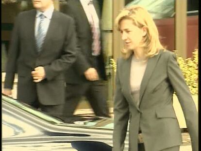 Las Infantas dan el pésame a la familia de Fernández Campo