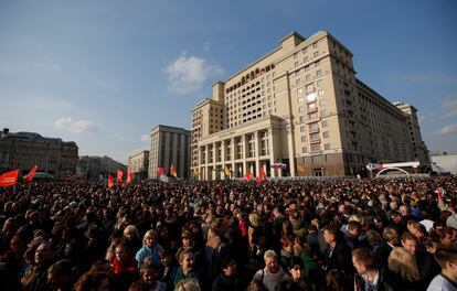 La manifestación en recuerdo de las víctimas del atentado del pasado lunes se ha producido en la céntrica plaza Manézhnaya, en el corazón de la capital rusa.