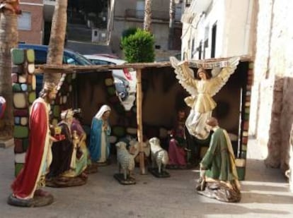 Figuras del belén de Ador, antes de su montaje definitivo la Navidad pasada.