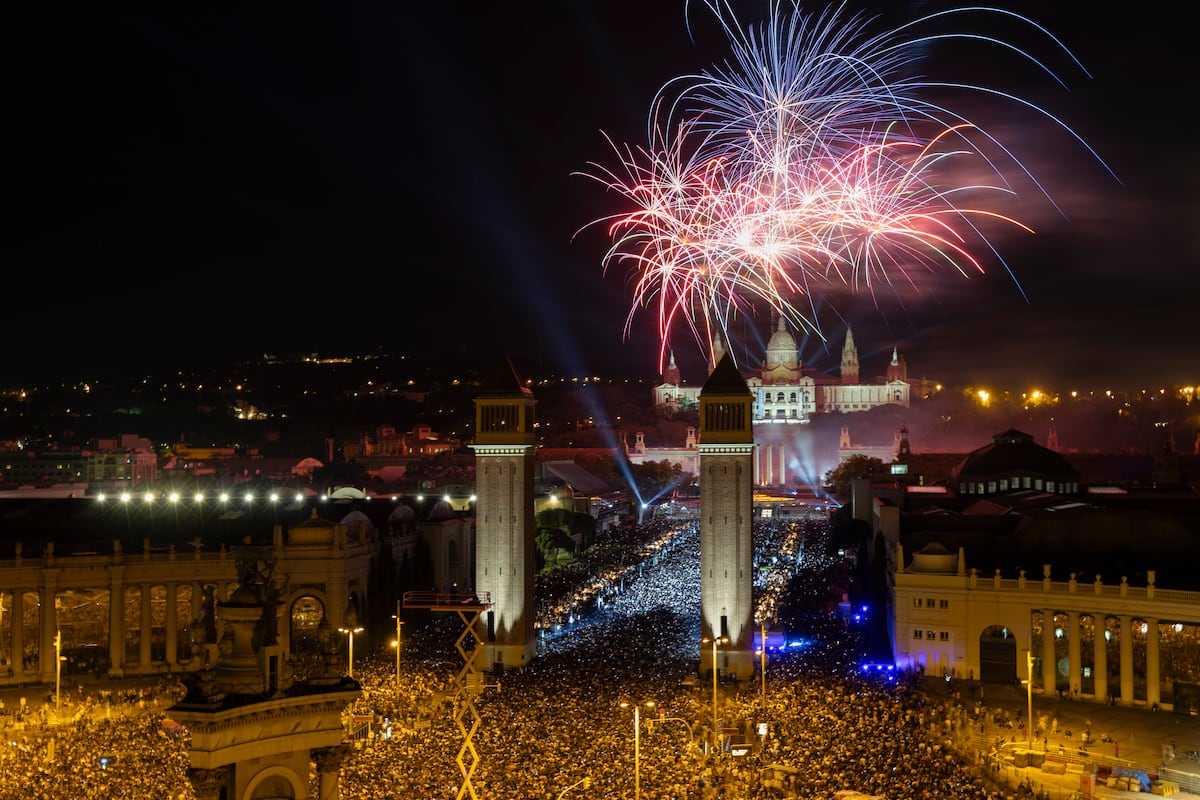 Rosalía gives ‘Omega’ to Barcelona on a night to look at the sky | News from Catalonia