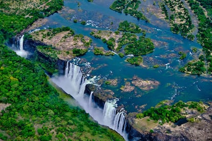 Vista aérea de las cataratas Victoria, patrimonio mundial de la Unesco.