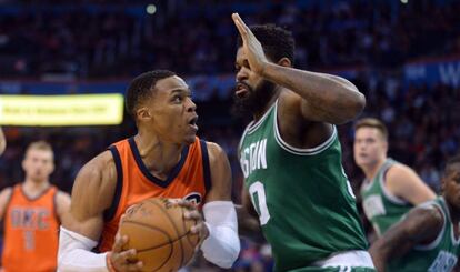 Westbrook, ante Amir Johnson.