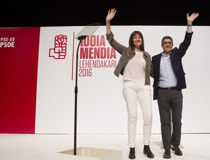 Patxi López e Idoia Mendia en el Euskalduna de Bilbao