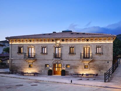 Exterior del hotel Palacio de Samaniego.