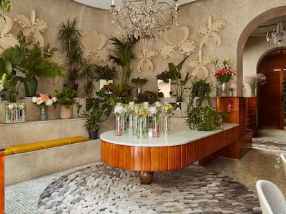 Interior de la floristería Radaelli transformada por Celestino.