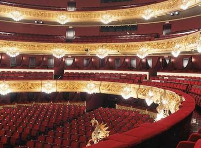 La sala del Liceo, el espacio social de un teatro que esconde una actividad frenética.