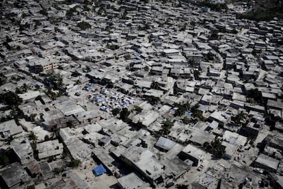 Vista de un barrio de Puerto Príncipe (Haití) al que acudieron desplazados tras el terremoto de 2010.