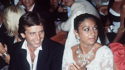 Guillermo Furiase y Lolita Flores el día de su boda, celebrada en Marbella el 25 de agosto de 1983.