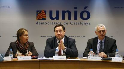 (De i a d) Marta Llorens; Josep M. Pelegrí; y Antoni Font, hoy durante la primera reunión del comité de Unió Democràtica de Catalunya.