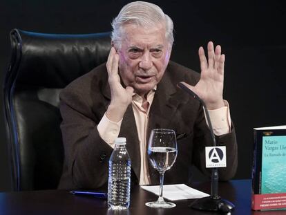 El escritor Mario Vargas Llosa, en la presentaci&oacute;n de su nuevo libro, hoy mi&eacute;rcoles en la Casa de Am&eacute;rica.