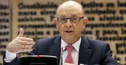 El ministro de Hacienda y Funci&oacute;n P&uacute;blica, Crist&oacute;bal Montoro. EFE/Archivo