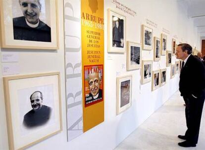 Exposicin en el Museo de Bellas Artes de Bilbao sobre la vida del padre Arrupe.