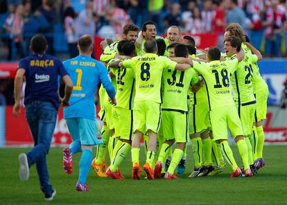 Los jugadores del Barcelona celebran la victoria