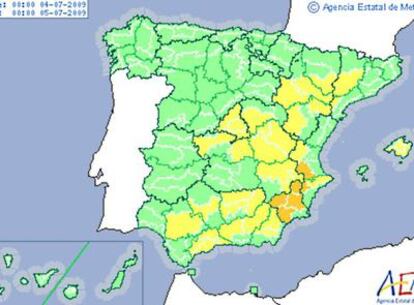 Mapa de predicción meteorológica de AEMET. -Verde significa "sin riesgos"; amarillo, "riesgo"; y naranja, "riego importante".