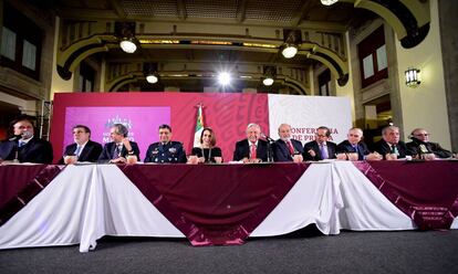 López Obrador, durante una reunión con empresarios para explicarles la dinámica del sorteo con premios por el valor del avión presidencial que organiza su Gobierno.