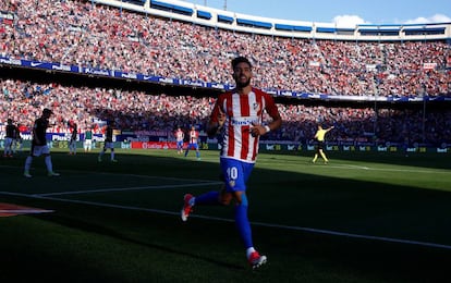 Carrasco celebra uno de los goles.