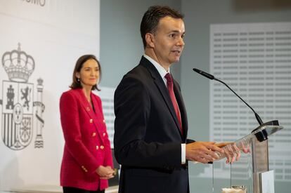 El nuevo ministro Héctor Gómez durante la toma de posesión de su cartera de Industria, Comercio y Turismo en Madrid, este martes.