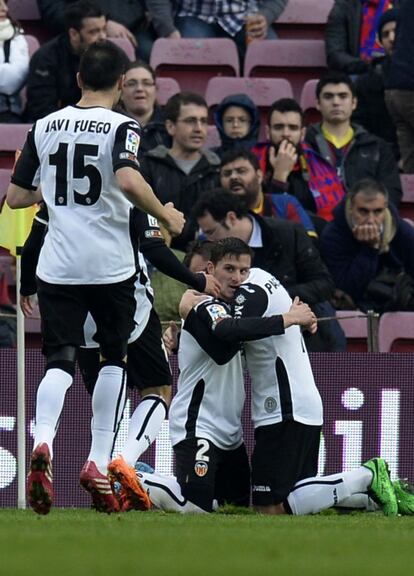 Piatti celebra el segundo tanto del Valencia.