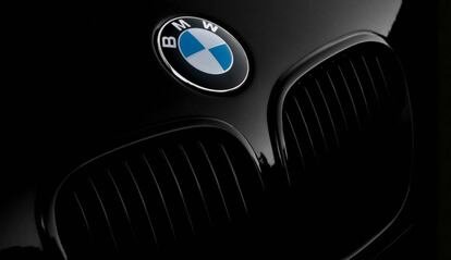 Si tienes un BMW, mejor que no cargues tu iPhone desde el coche. ¿Qué está pasando?