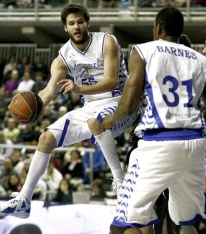 Ivanov y Barnes en un partido de la pasada liga ACB