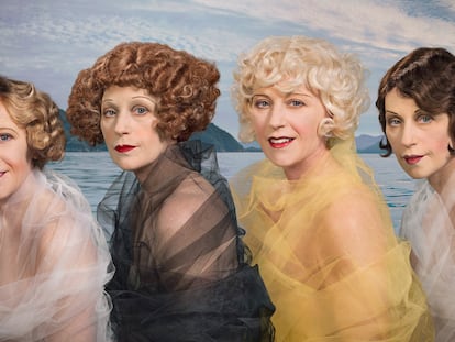 El universo de Cindy Sherman llega a la Fundación Louis Vuitton de París