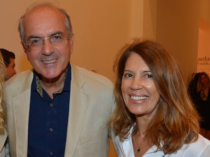 João Rendeiro y su esposa, Maria de Jesus da Silva de Matos, en la inauguración de una exposición de arte contemporáneo en el Museo Bass, en Miami, en diciembre de 2018.