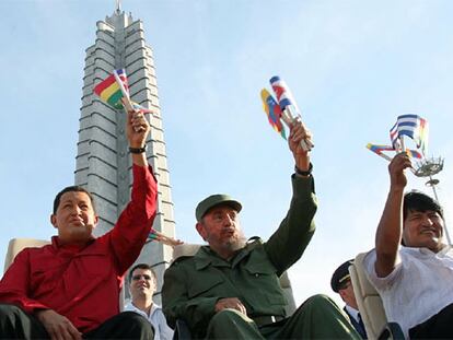 La hostilidad hacia EE UU es una de las coincidencias entre los presidentes de Venezuela, Cuba y Bolivia, Hugo Chávez, Fidel Castro y Evo Morales.