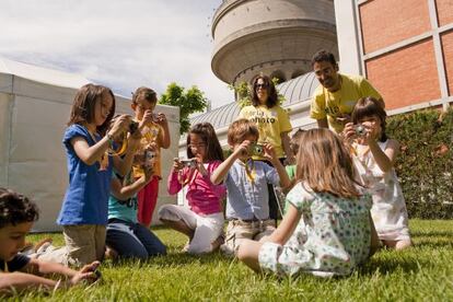 Un taller de fotografía en la madrileña Fundación Canal.