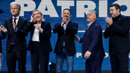 El líder de Vox y presidente de Patriots, Santiago Abascal, en la cubre ultra de Madrid con Marine Le Pen y varios líderes de extrema derecha europeos.