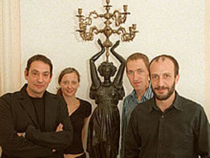 De izquierda a derecha, Agustí Villaronga, Lydia Zimmermann, Isaac P. Racine y Daniel Giménez, ayer, en San Sebastián. FOTO DE GRUPO