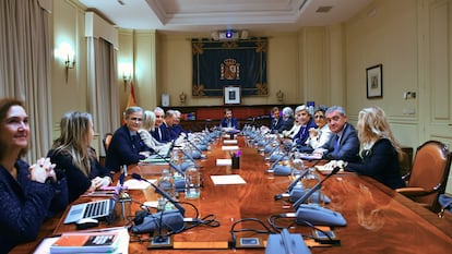 Pleno extraordinario del Consejo del Poder Judicial celebrado este lunes, en una imagen distribuida por el órgano.