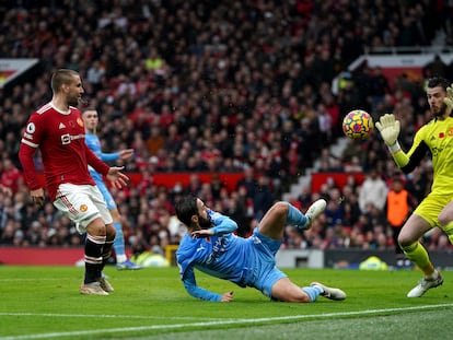 Bernardo Silva remata el 0-2 ante De Gea.