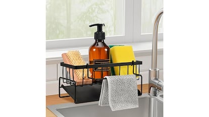 Básicos de cocina sobre fondo blanco.