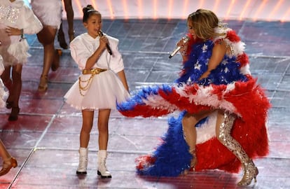 Jennifer Lopez y su hija Emme.